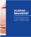 Læge og patient ser på scanningsbilleder